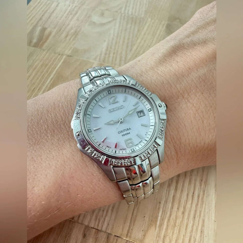 Seiko ladies coutura stainless steel diamond watch NEW BATTERY